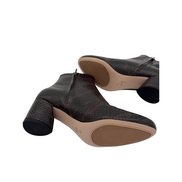 27 Edit Naturalizer Ankle Bootie Brown Snakeskin Leather Pull on Size 7.5 - Picture 6 of 7